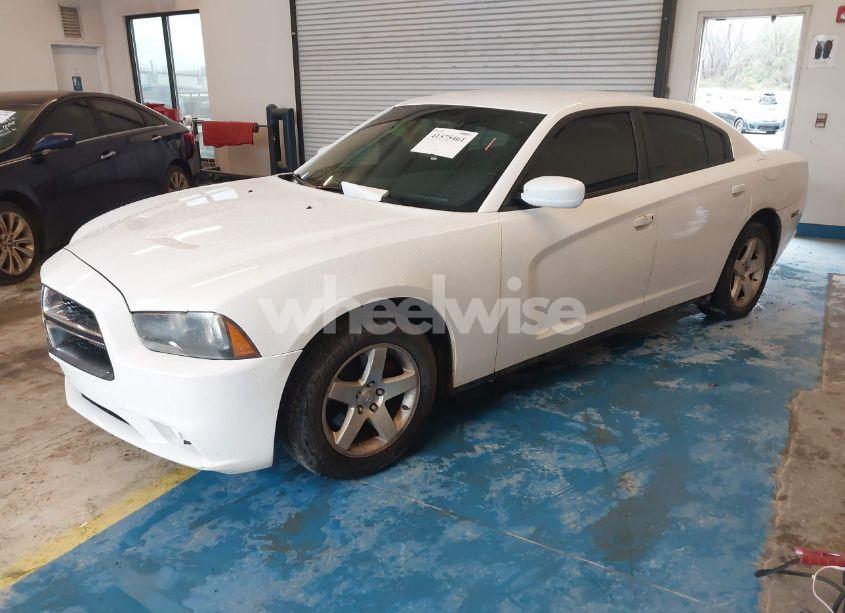 Photo 2 of 2014 Dodge Charger SE (VIN 2C3CDXBG7EH130885)