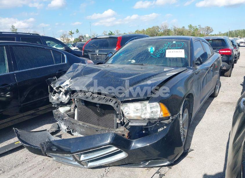 Photo 2 of 2014 Dodge Charger SE (VIN 2C3CDXBG7EH146813)