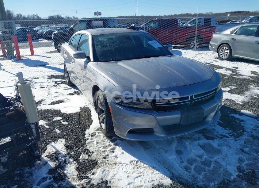 2015 Dodge Charger SE (VIN 2C3CDXBG7FH741825) main photo