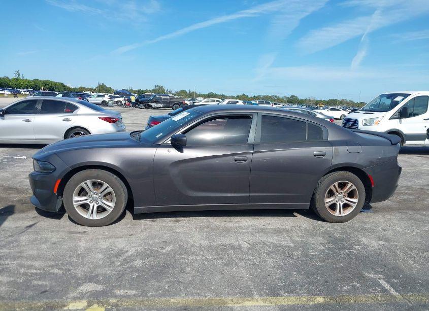 Photo 14 of 2015 Dodge Charger SE (VIN 2C3CDXBG7FH751996)