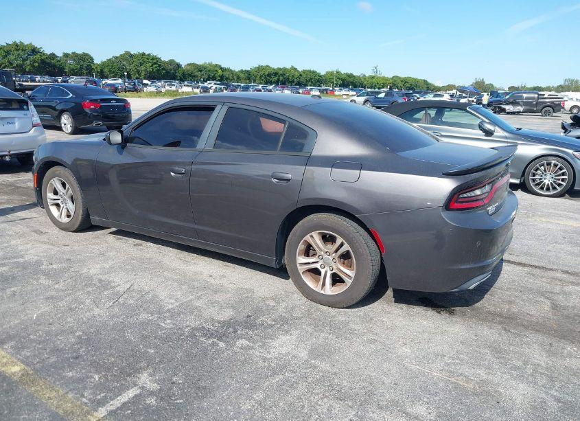 Photo 3 of 2015 Dodge Charger SE (VIN 2C3CDXBG7FH751996)