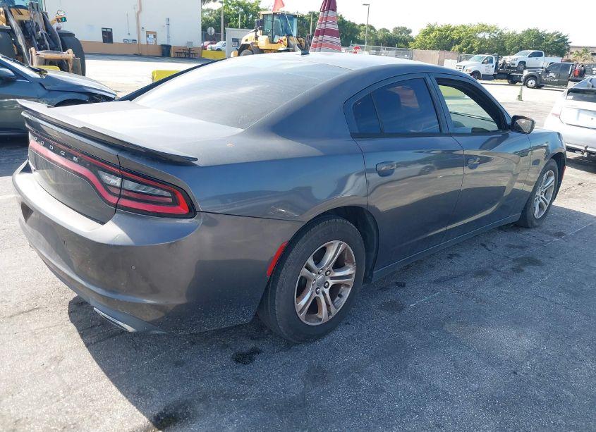 Photo 4 of 2015 Dodge Charger SE (VIN 2C3CDXBG7FH751996)