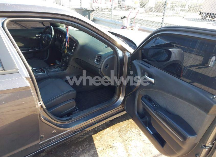 Photo 5 of 2015 Dodge Charger SE (VIN 2C3CDXBG7FH836109)