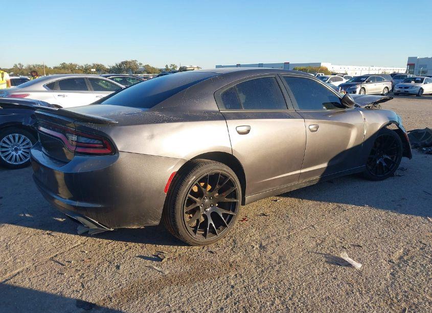 Photo 4 of 2016 Dodge Charger SE (VIN 2C3CDXBG7GH327817)