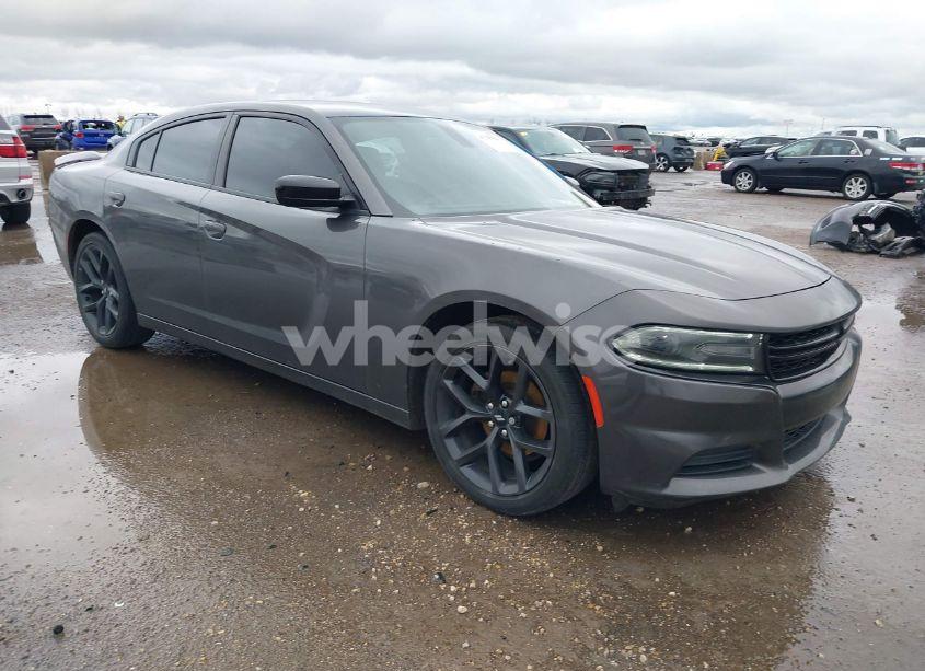 2019 Dodge Charger SXT RWD (VIN 2C3CDXBG7KH501412) main photo