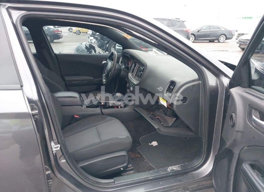 Photo 5 of 2019 Dodge Charger SXT RWD (VIN 2C3CDXBG7KH501412)