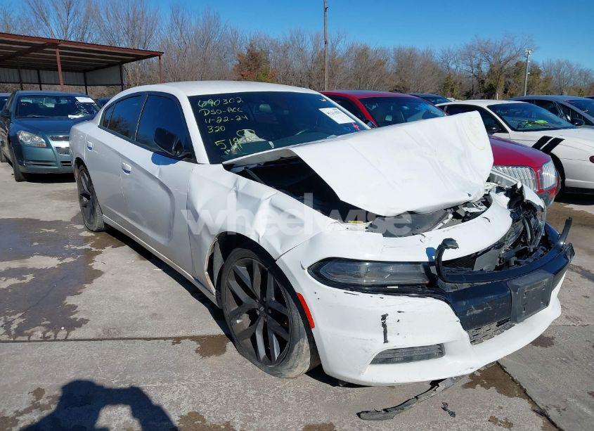 2019 Dodge Charger SXT RWD (VIN 2C3CDXBG7KH505055) main photo
