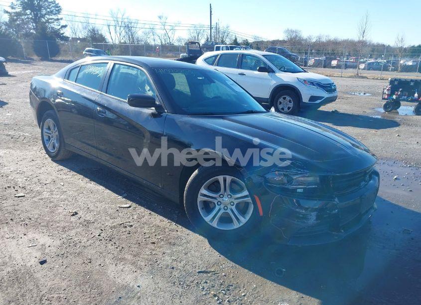 2019 Dodge Charger SXT RWD (VIN 2C3CDXBG7KH702615) main photo