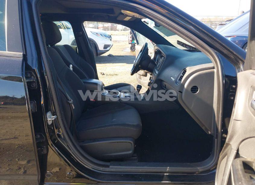 Photo 5 of 2019 Dodge Charger SXT RWD (VIN 2C3CDXBG7KH702615)