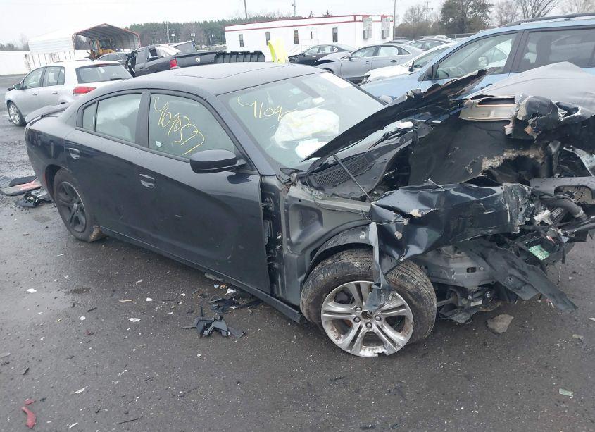 2019 Dodge Charger SXT RWD (VIN 2C3CDXBG7KH710052) main photo