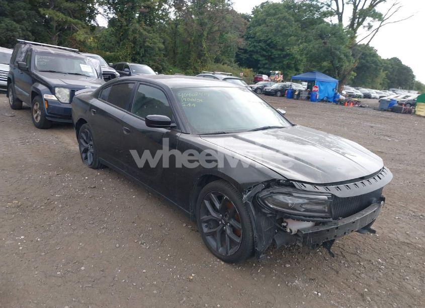 2019 Dodge Charger SXT RWD (VIN 2C3CDXBG7KH732763) main photo