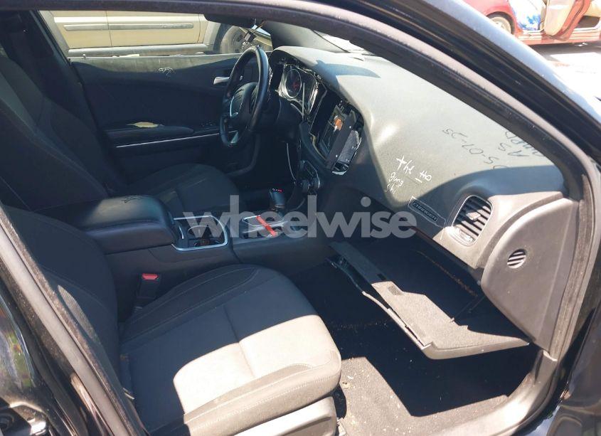 Photo 5 of 2019 Dodge Charger SXT RWD (VIN 2C3CDXBG7KH755010)