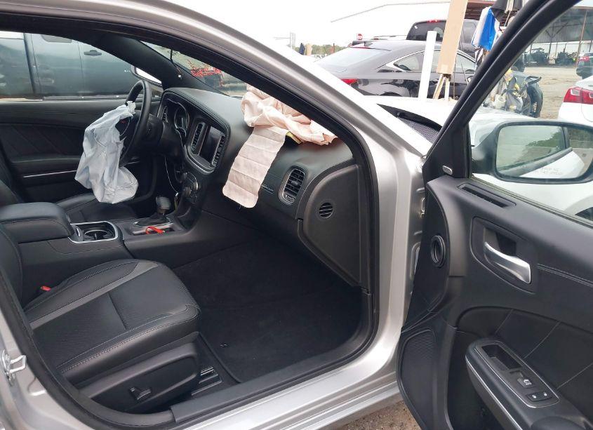 Photo 5 of 2022 Dodge Charger SXT RWD (VIN 2C3CDXBG7NH173574)