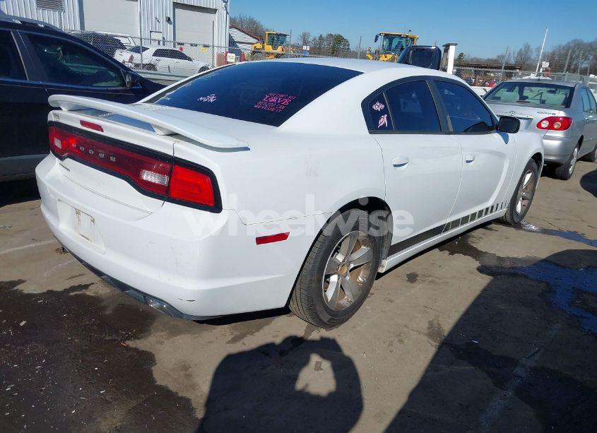 Photo 4 of 2012 Dodge Charger SE (VIN 2C3CDXBG8CH112439)