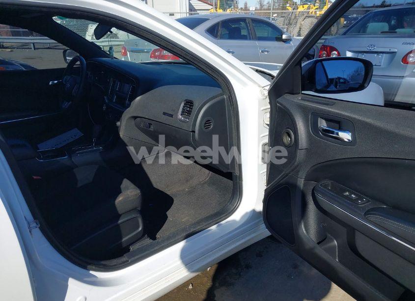 Photo 5 of 2012 Dodge Charger SE (VIN 2C3CDXBG8CH112439)