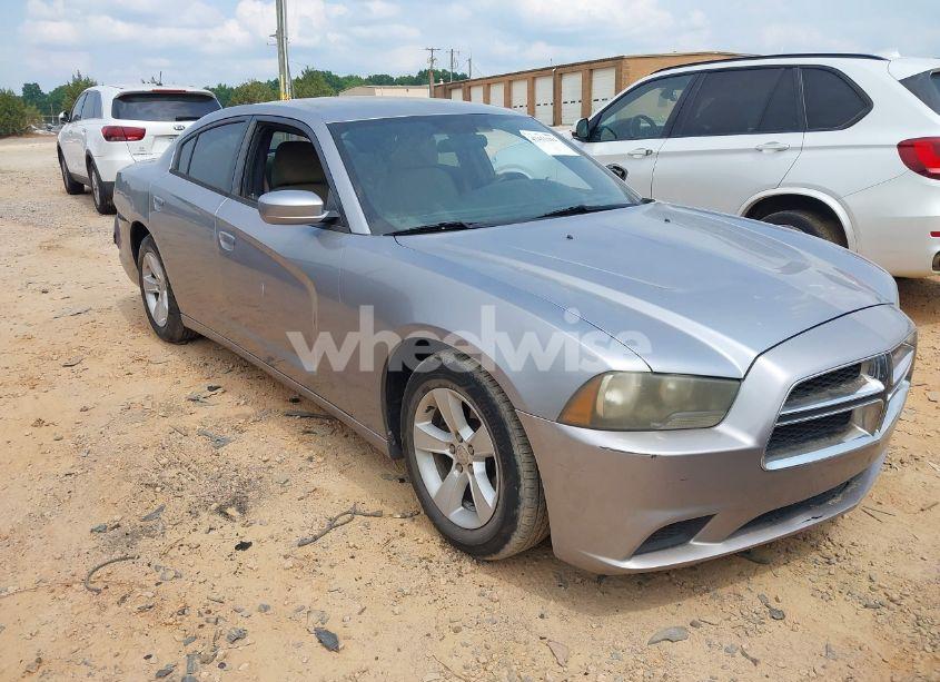 2013 Dodge Charger SE (VIN 2C3CDXBG8DH570418) main photo