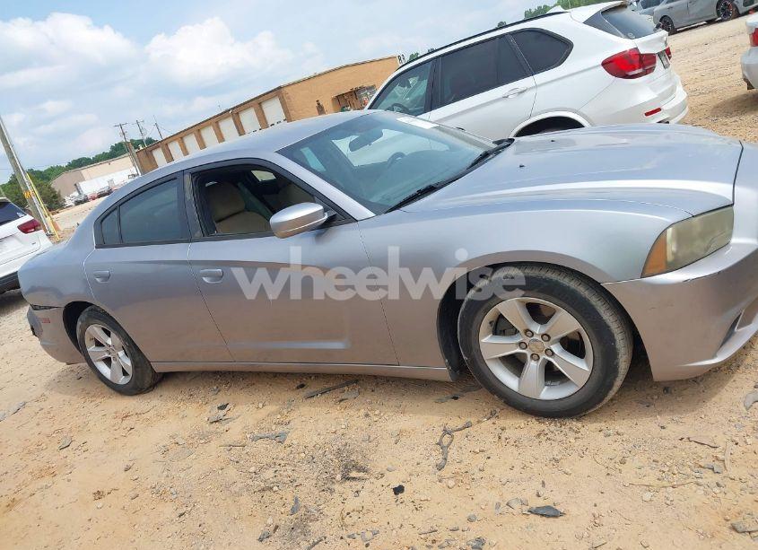 Photo 13 of 2013 Dodge Charger SE (VIN 2C3CDXBG8DH570418)