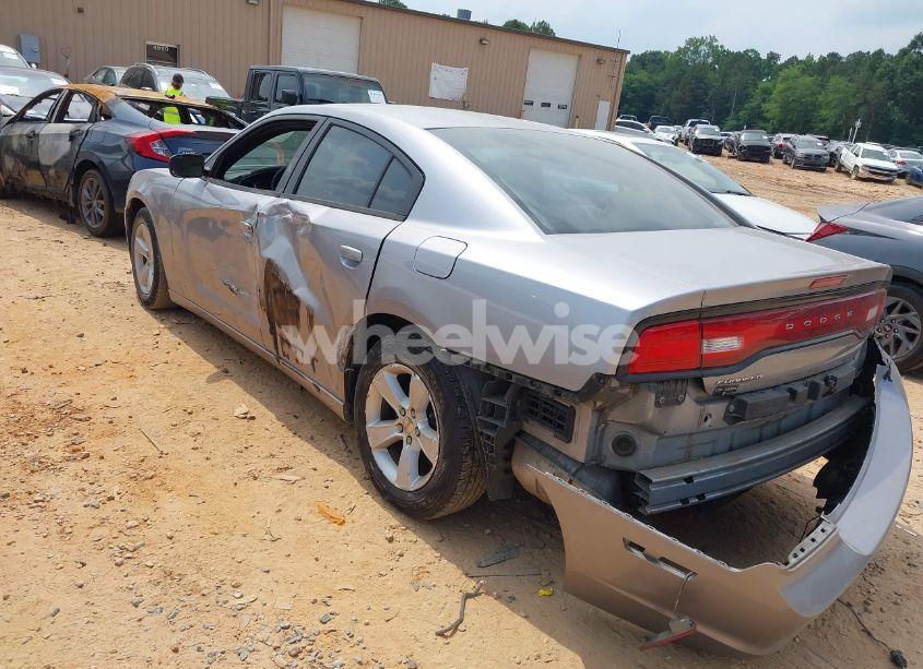 Photo 3 of 2013 Dodge Charger SE (VIN 2C3CDXBG8DH570418)