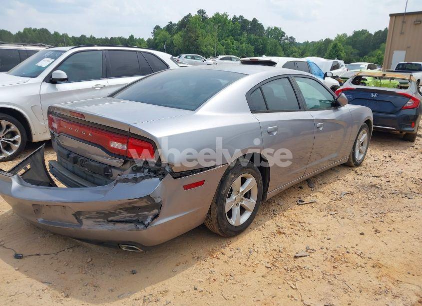 Photo 4 of 2013 Dodge Charger SE (VIN 2C3CDXBG8DH570418)
