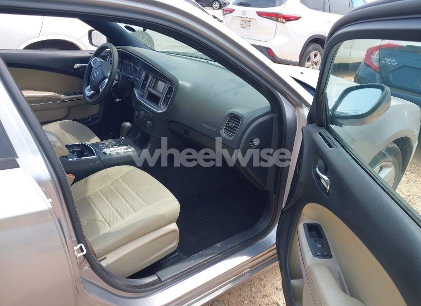 Photo 5 of 2013 Dodge Charger SE (VIN 2C3CDXBG8DH570418)