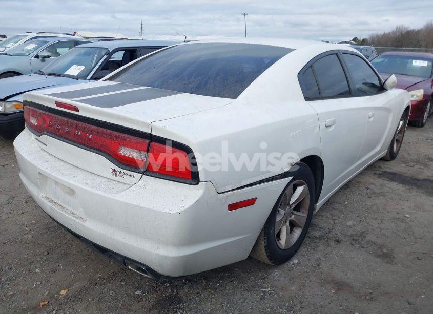 Photo 4 of 2014 Dodge Charger SE (VIN 2C3CDXBG8EH107759)