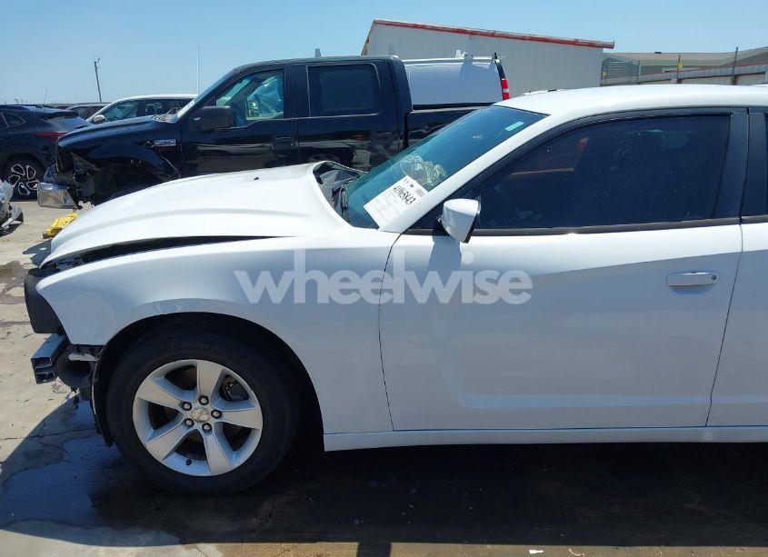 Photo 20 of 2014 Dodge Charger SE (VIN 2C3CDXBG8EH128997)