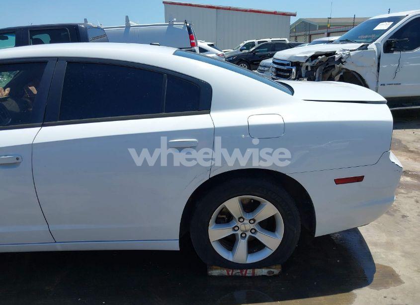 Photo 21 of 2014 Dodge Charger SE (VIN 2C3CDXBG8EH128997)