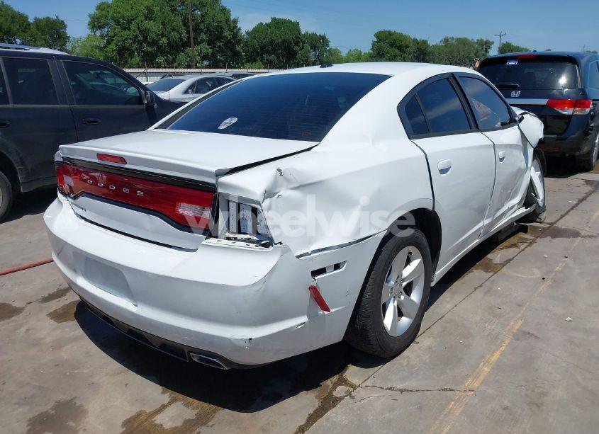 Photo 4 of 2014 Dodge Charger SE (VIN 2C3CDXBG8EH128997)