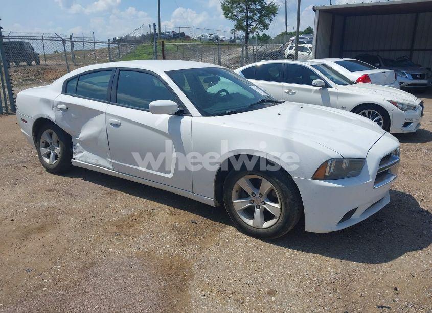 2014 Dodge Charger SE (VIN 2C3CDXBG8EH258620) main photo