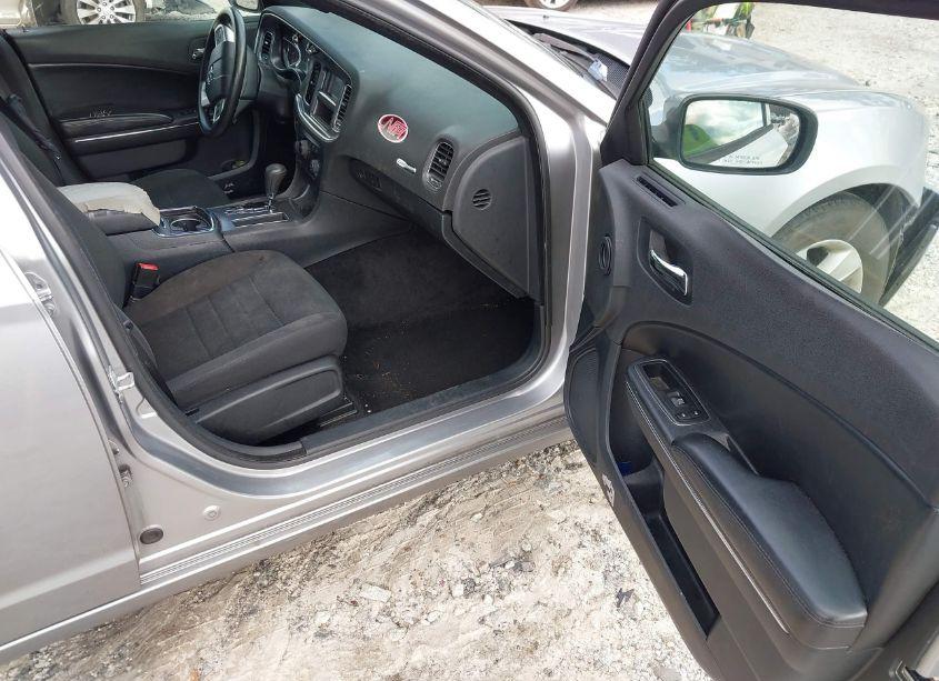 Photo 5 of 2014 Dodge Charger SE (VIN 2C3CDXBG8EH299801)