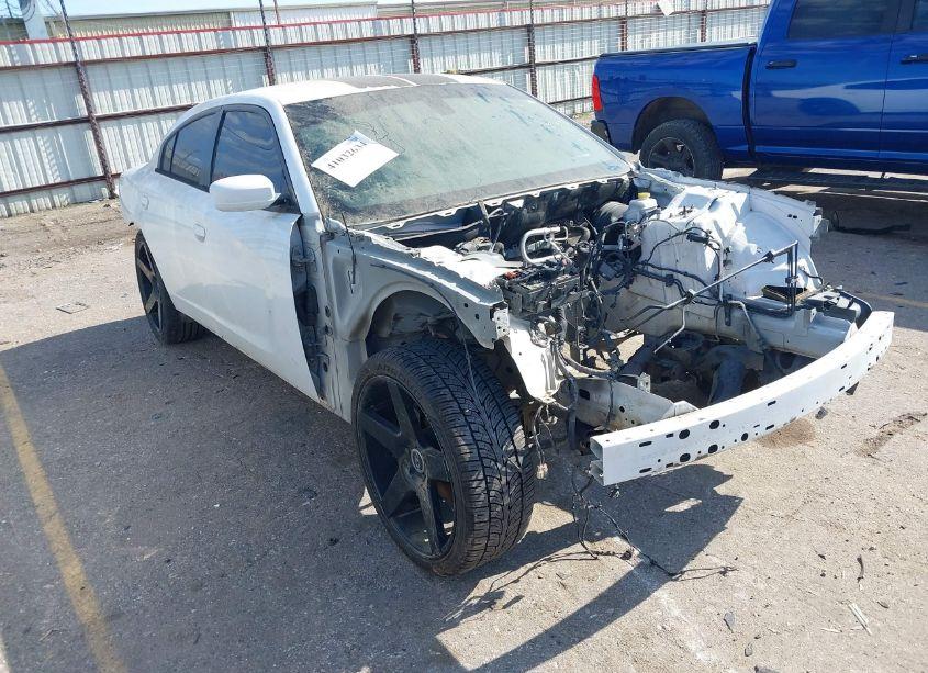 2015 Dodge Charger SE (VIN 2C3CDXBG8FH840640) main photo