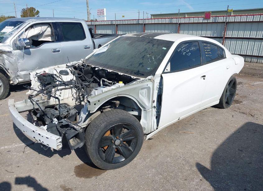 Photo 2 of 2015 Dodge Charger SE (VIN 2C3CDXBG8FH840640)