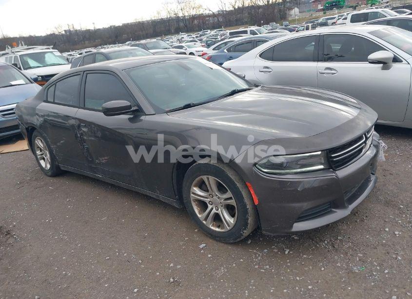 2015 Dodge Charger SE (VIN 2C3CDXBG8FH847975) main photo