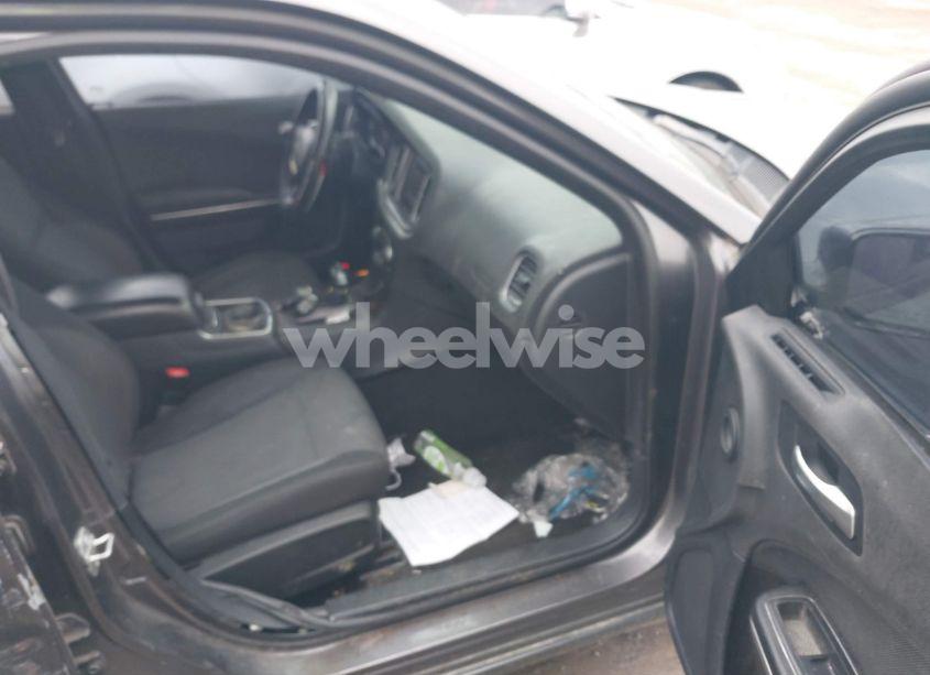 Photo 5 of 2015 Dodge Charger SE (VIN 2C3CDXBG8FH847975)