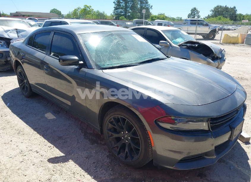 2018 Dodge Charger SXT RWD (VIN 2C3CDXBG8JH157555) main photo
