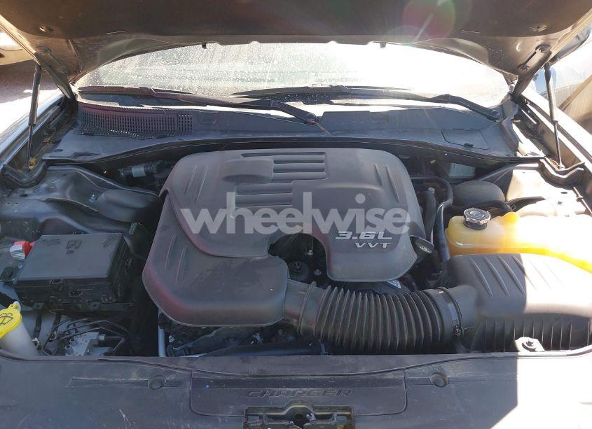 Photo 10 of 2018 Dodge Charger SXT RWD (VIN 2C3CDXBG8JH157555)