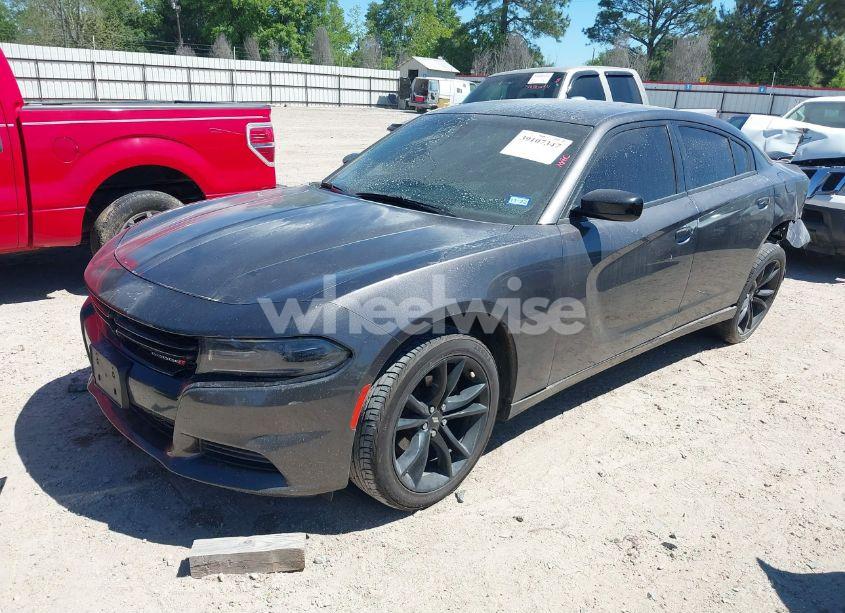 Photo 2 of 2018 Dodge Charger SXT RWD (VIN 2C3CDXBG8JH157555)