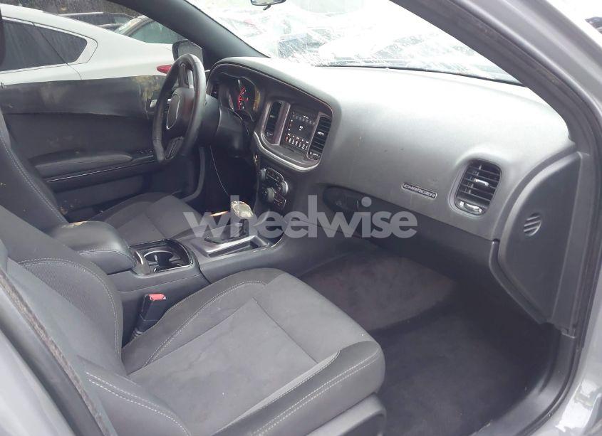 Photo 5 of 2018 Dodge Charger SXT RWD (VIN 2C3CDXBG8JH284466)