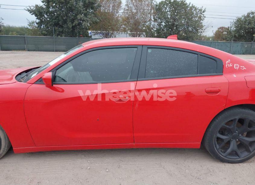 Photo 13 of 2019 Dodge Charger SXT RWD (VIN 2C3CDXBG8KH603138)