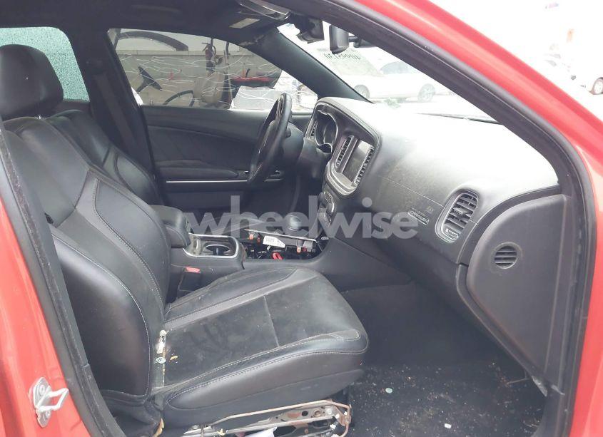 Photo 5 of 2019 Dodge Charger SXT RWD (VIN 2C3CDXBG8KH603138)