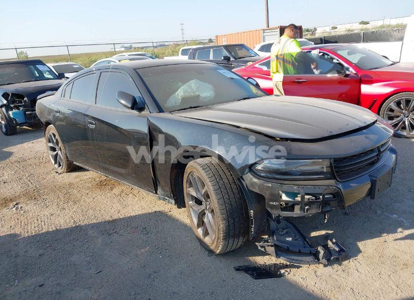 2019 Dodge Charger SXT RWD (VIN 2C3CDXBG8KH615323) main photo