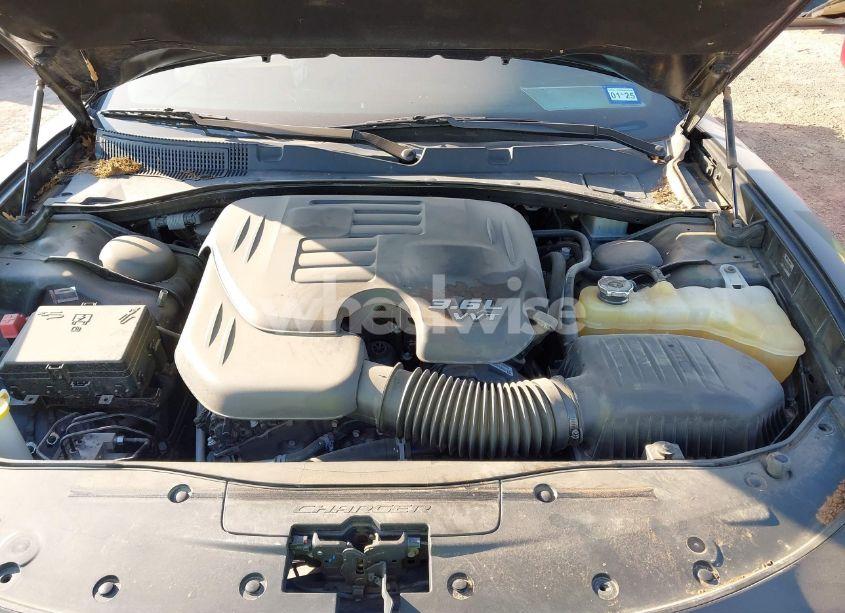 Photo 10 of 2019 Dodge Charger SXT RWD (VIN 2C3CDXBG8KH615323)