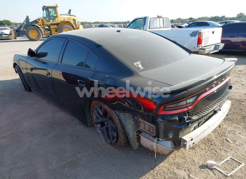 Photo 3 of 2019 Dodge Charger SXT RWD (VIN 2C3CDXBG8KH615323)