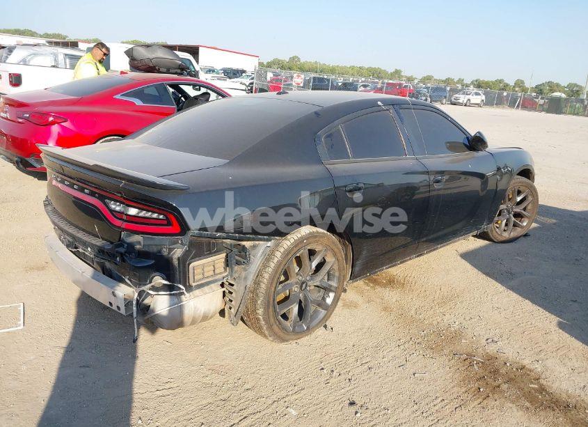 Photo 4 of 2019 Dodge Charger SXT RWD (VIN 2C3CDXBG8KH615323)