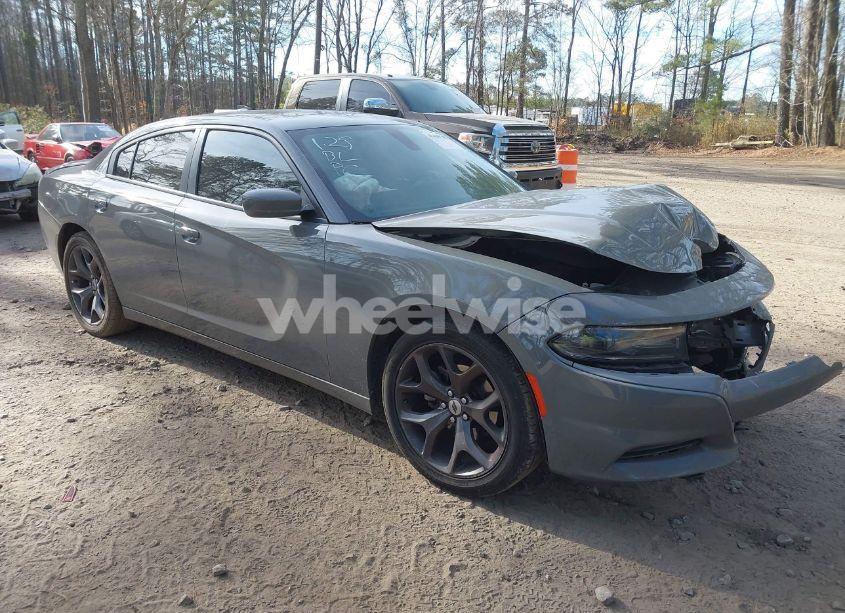 2019 Dodge Charger SXT RWD (VIN 2C3CDXBG8KH622210) main photo