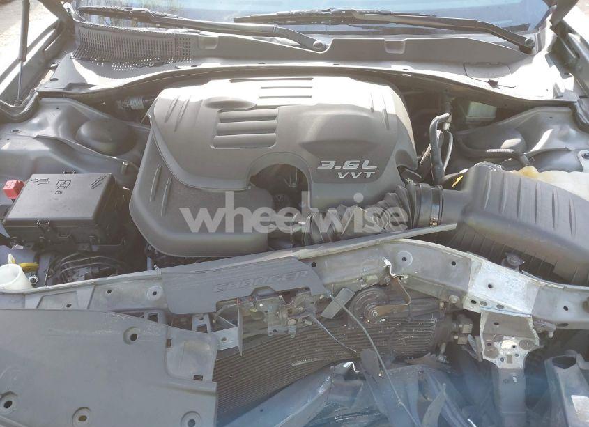 Photo 10 of 2019 Dodge Charger SXT RWD (VIN 2C3CDXBG8KH622210)