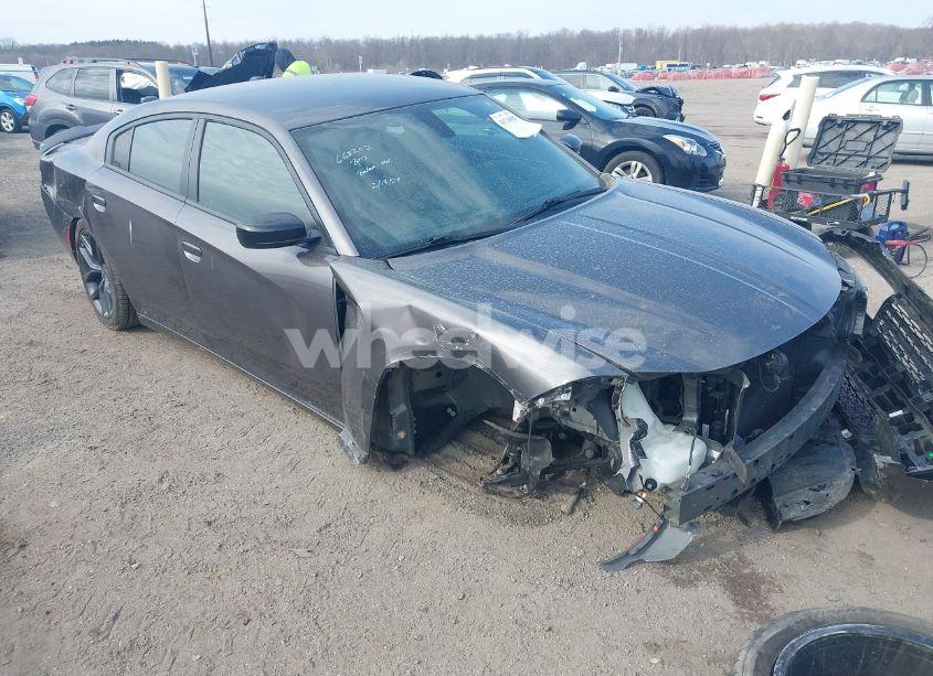 2019 Dodge Charger SXT RWD (VIN 2C3CDXBG8KH668202) main photo
