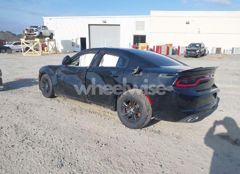 Photo 3 of 2019 Dodge Charger SXT RWD (VIN 2C3CDXBG8KH696386)