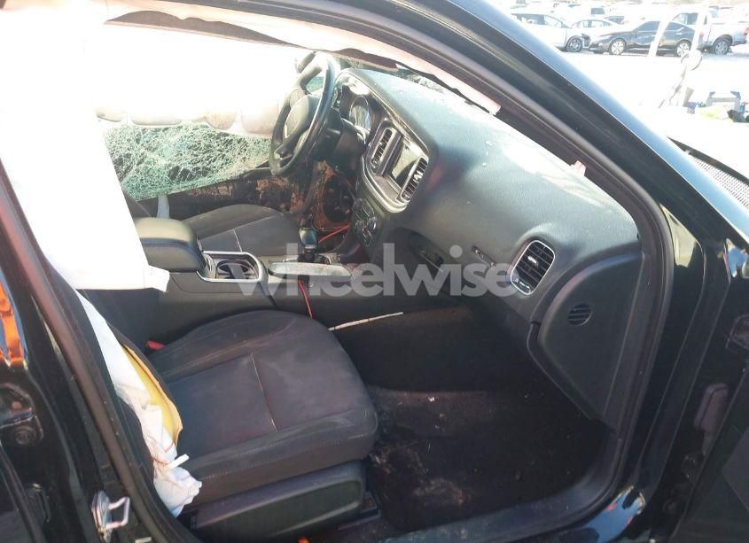 Photo 5 of 2019 Dodge Charger SXT RWD (VIN 2C3CDXBG8KH696386)