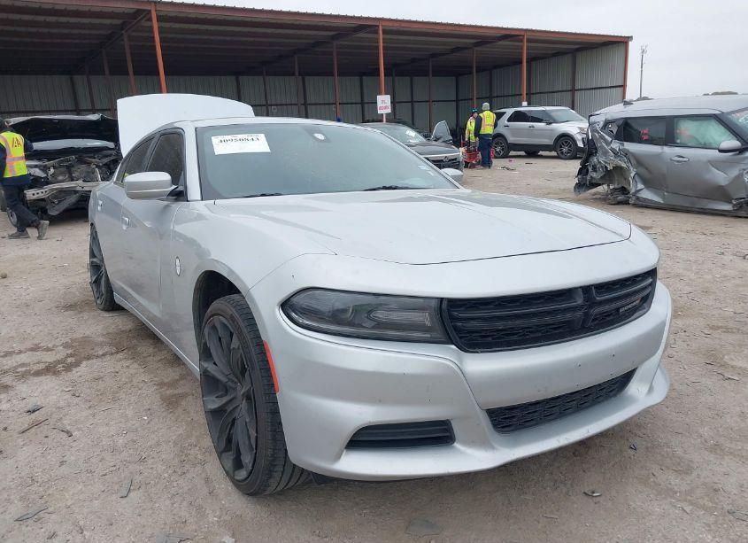 2020 Dodge Charger SXT RWD (VIN 2C3CDXBG8LH108133) main photo